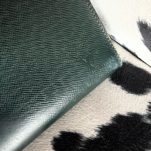 Louis Vuitton Green Taiga Porte Document Volga Foldover Envelope Clutch MI0927 - Picture 9 of 16